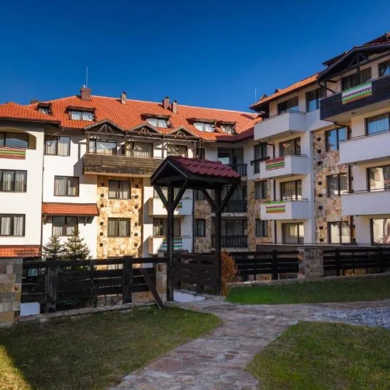 aparthotel-dream-bansko-hotel-exterior-building-2