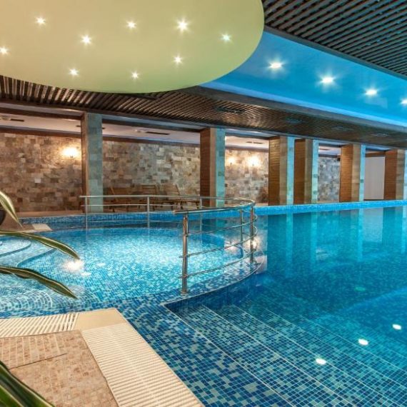 grand-royale-hotel-bansko-pool
