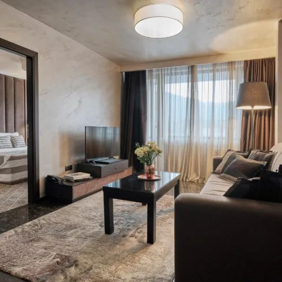 grand_apartment_living