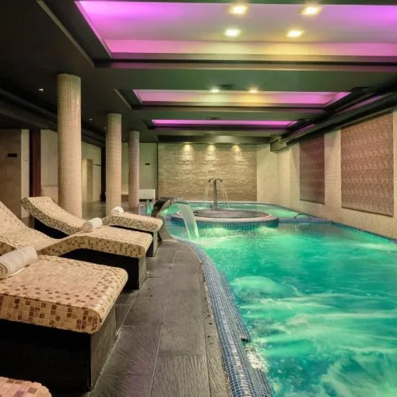 grand_indoor_pool