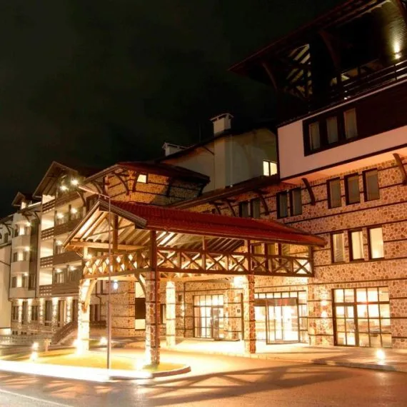 lion-bansko-hotel-exterior