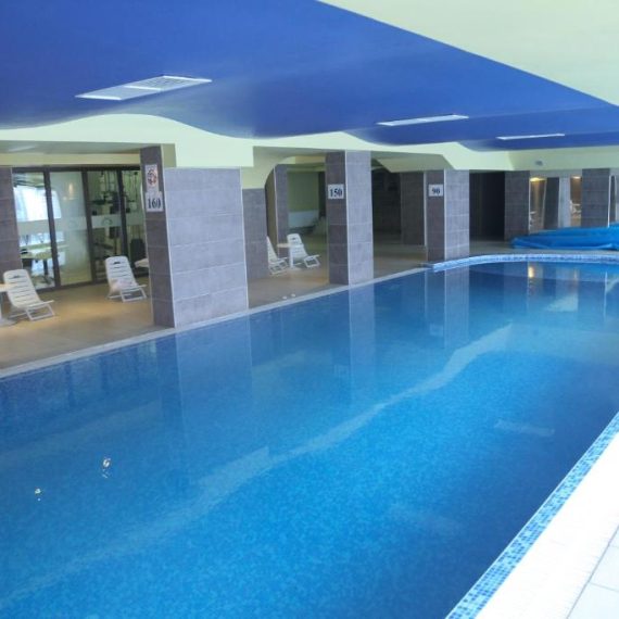 mountain_paradise_indoor_pool