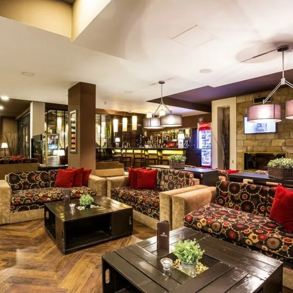 perun_lodge_lobby_bar