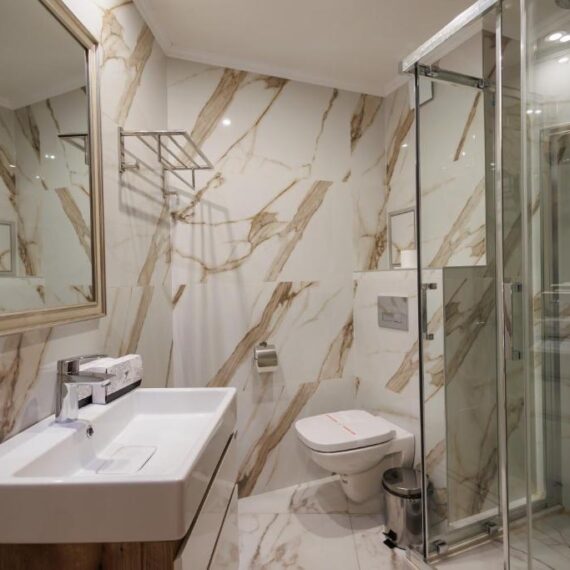 casa karina bansko bathroom