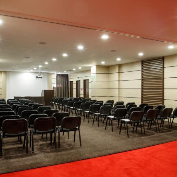 casa karina bansko conference room