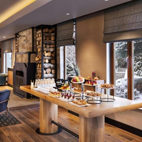four-points-sheraton-bansko-lobby