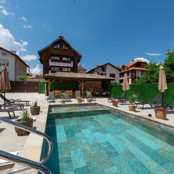 hotel grami bansko outdoor pool