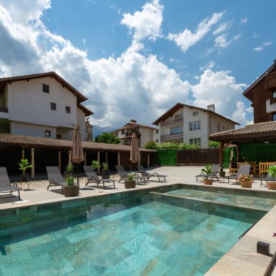 hotel grami bansko outdoor pool
