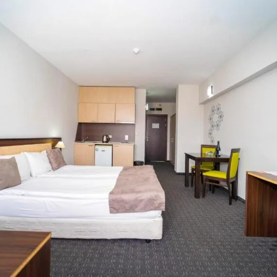 mpm-guiness-bansko-room1