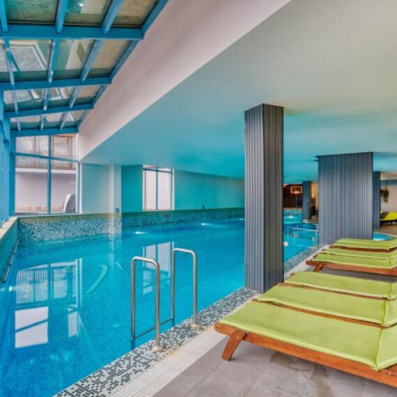 mpm-sport-hotel-bansko-pool