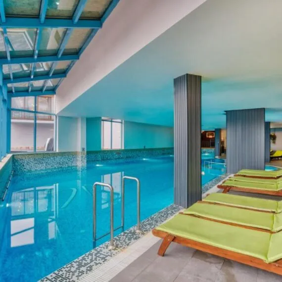 mpm-sport-hotel-bansko-pool