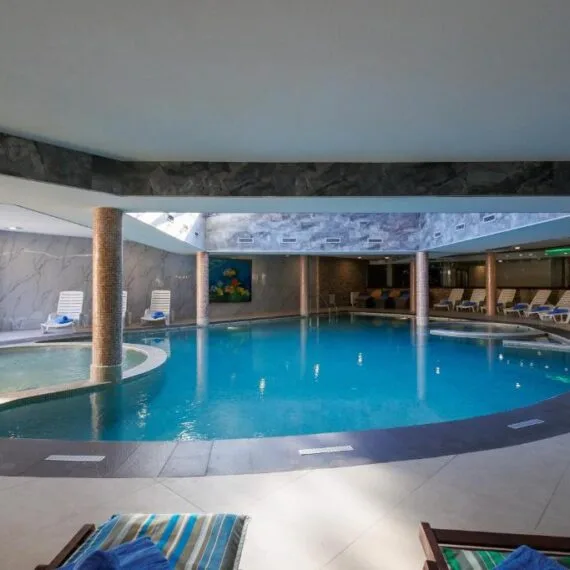 vihren-royal-palace-bansko-pool