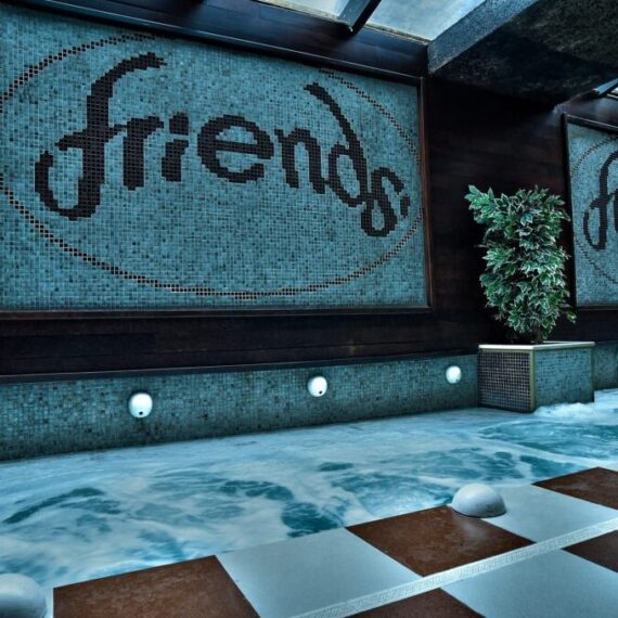 friends-hotel-bansko-pool