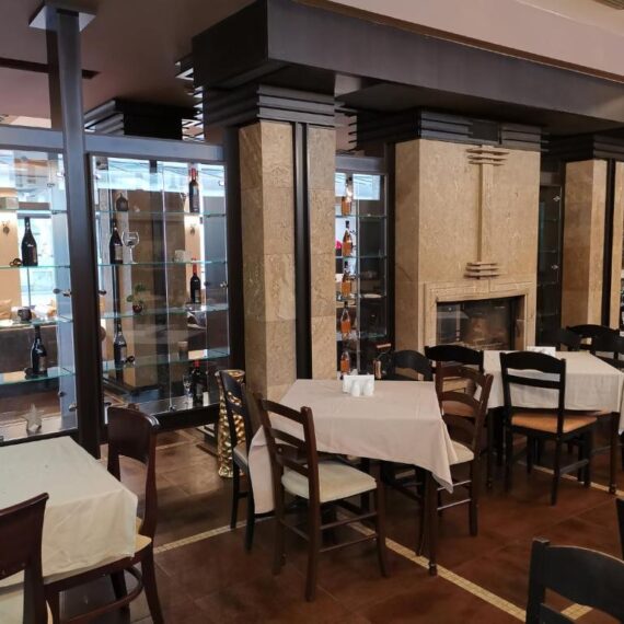 trinity-bansko-hotel-outdoor-restaurant-2