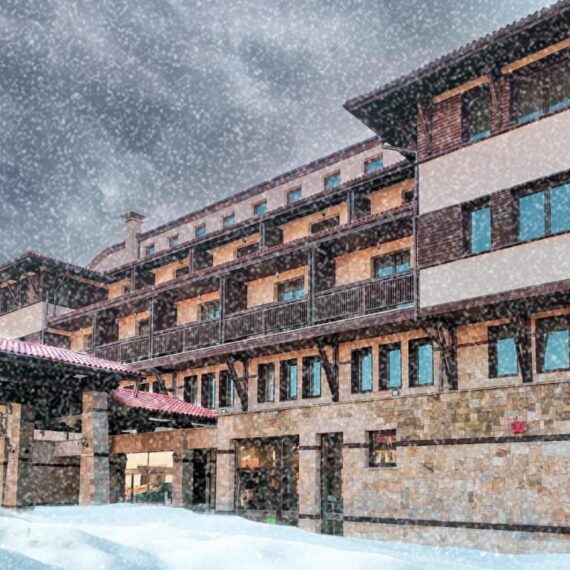 trinity-bansko-hotel-outdoor-2