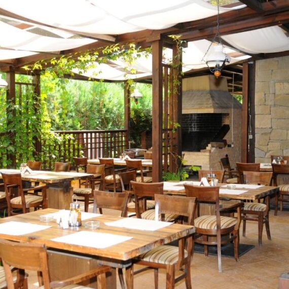 Gardenia-Park-Hotel-bansko-restaurant-balcony