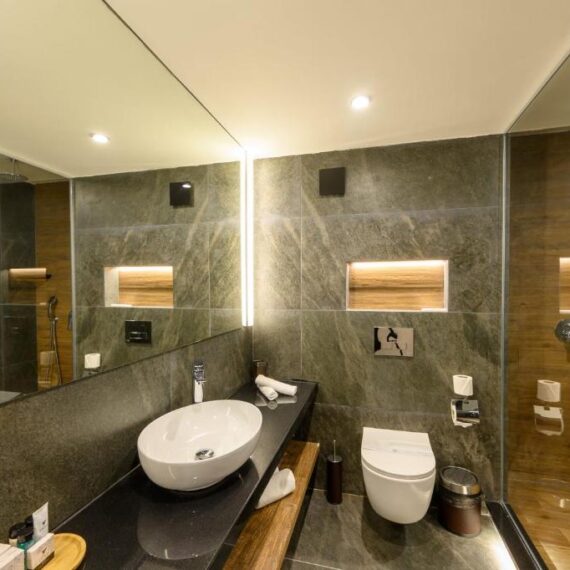 Grand-Hotel-Therme-bansko-bathroom