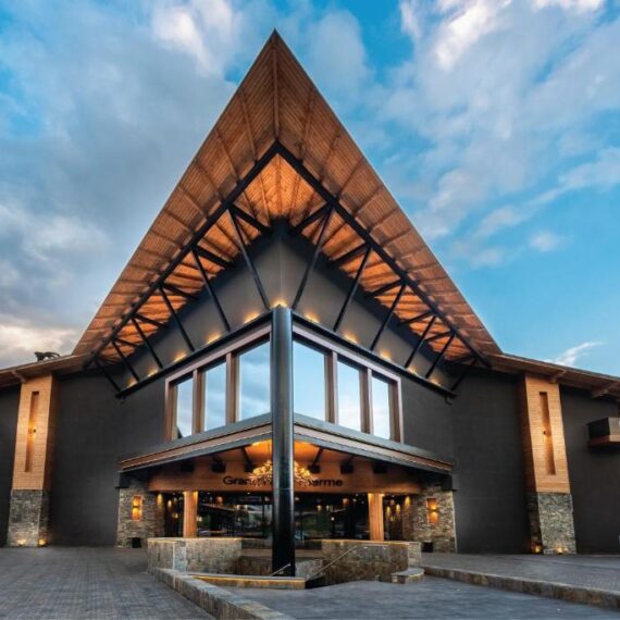 Grand-Hotel-Therme-bansko-entrance