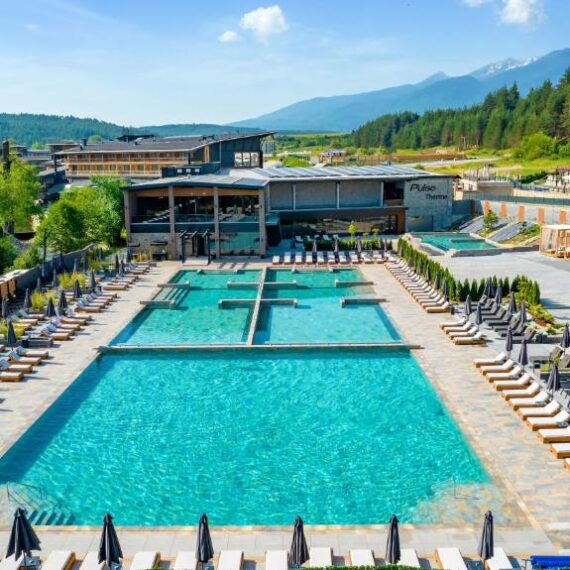 Grand-Hotel-Therme-bansko-external-pools