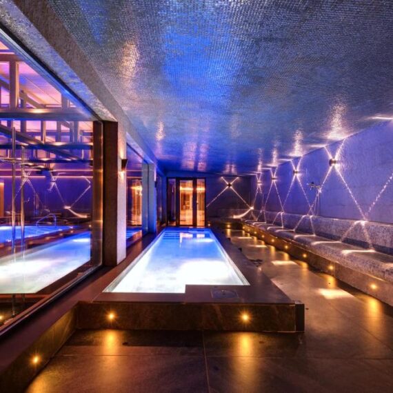 Grand-Hotel-Therme-bansko-indoor-jacuzzi