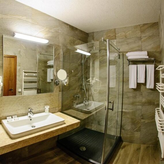 Hot-Springs-Medical-and-SPA-bansko-bathroom