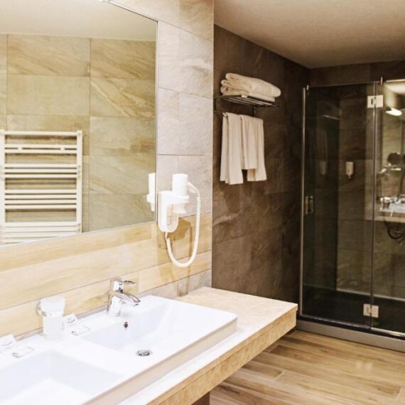 Hot-Springs-Medical-and-SPA-bansko-bathroom1