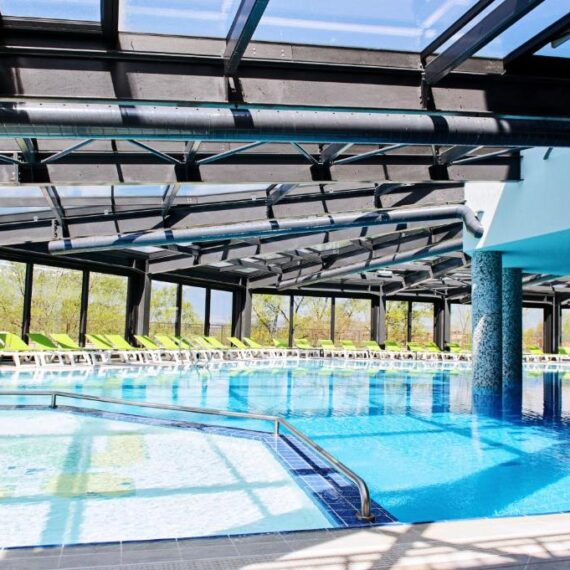 Hot-Springs-Medical-and-SPA-bansko-indoor-pool