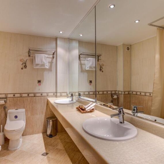 Hotel-Bansko-SPA-Holidays-bathroom