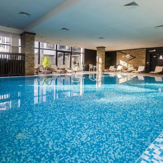 Hotel-Bansko-SPA-Holidays-pool1