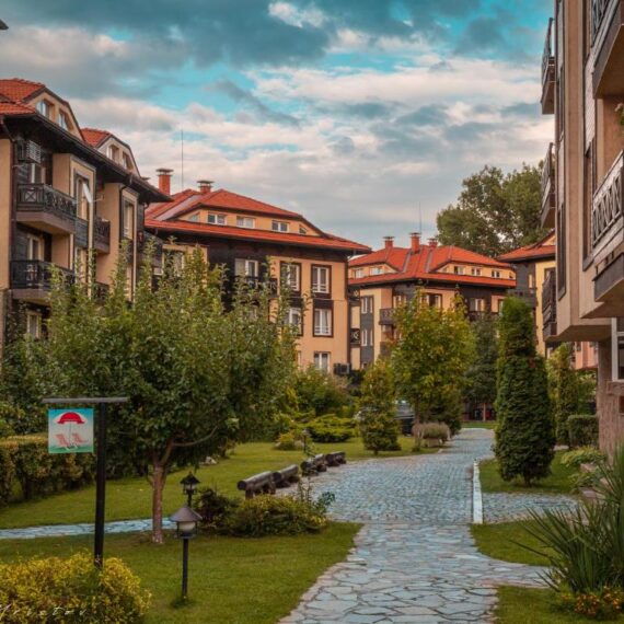 Hotel-Bojur-Bojurland-Apartment-Complex-bansko-external