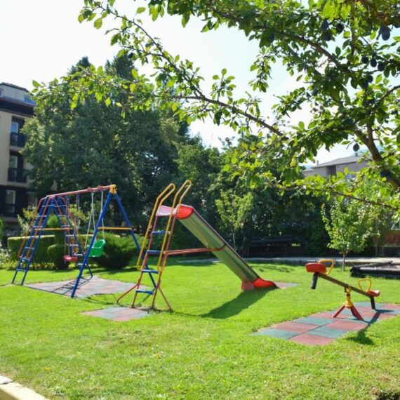Hotel-Bojur-Bojurland-Apartment-Complex-bansko-playground