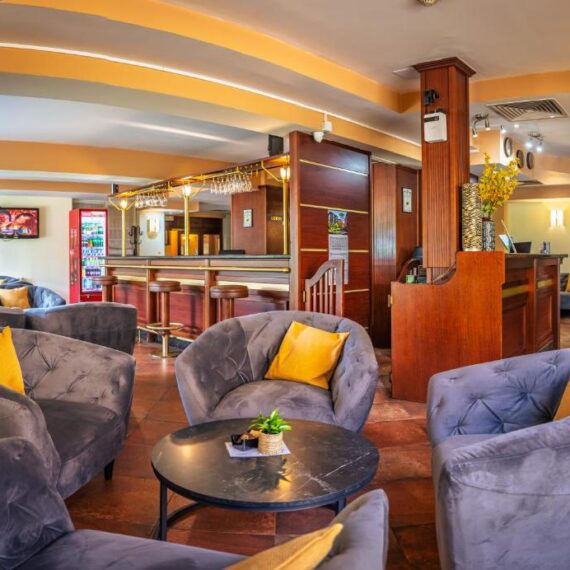 Hotel-Bojur-Bojurland-Apartment-Complex-bansko-reception-lobby