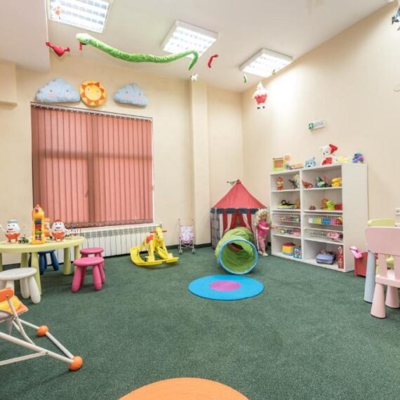 Hotel-Iceberg-Bansko-kidsroom