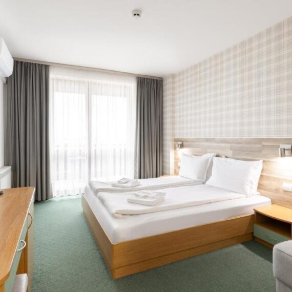 Hotel-Iceberg-Bansko-room
