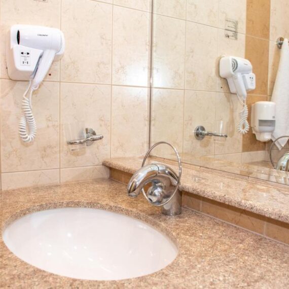 Hotel-Orphey-bansko-bathroom1