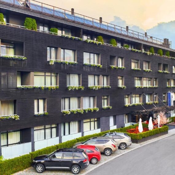 Lucky-Bansko-Aparthotel-SPA-and-Relax-external1