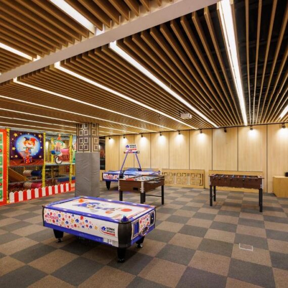 Lucky-Bansko-Aparthotel-SPA-and-Relax-playroom1