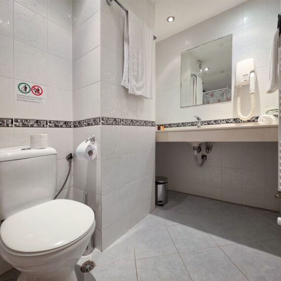 ODAYA-Social-Hotel-Bansko-bathroom