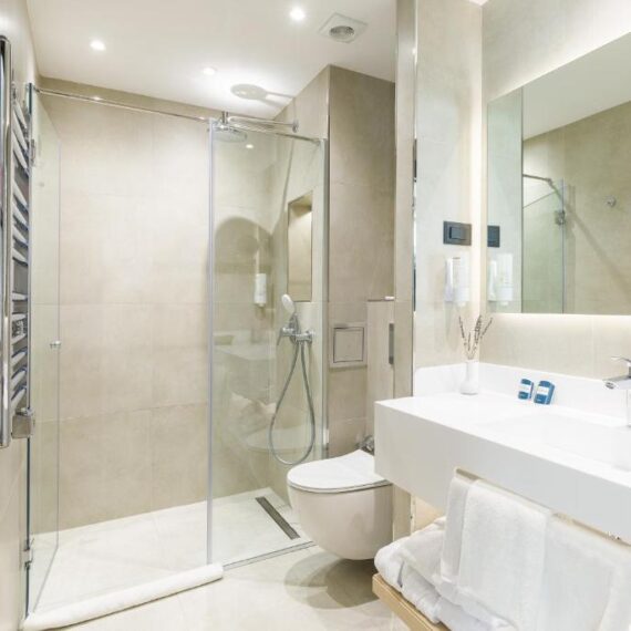 Regnum-Banya-Thermal-Hotel-bansko-bathroom