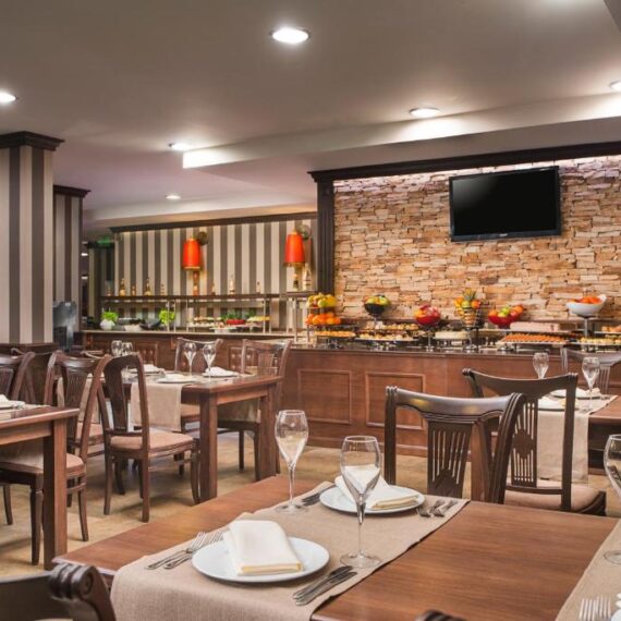 Royal-Park-Hotel-bansko-restaurant2