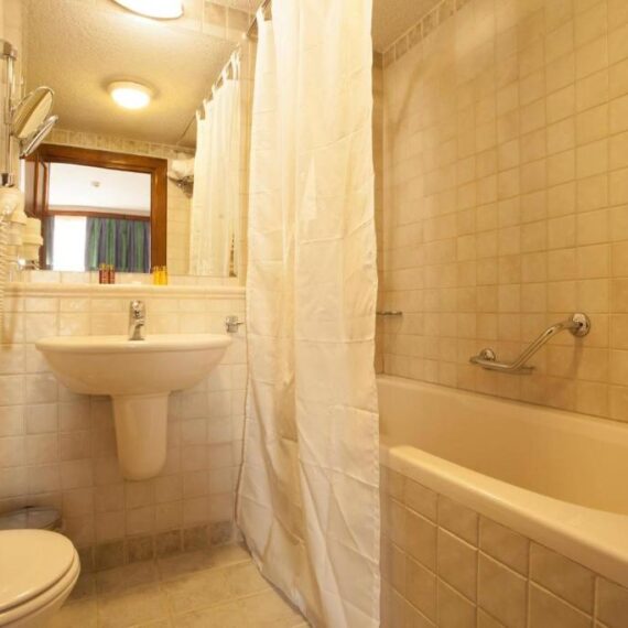 hotel-tanne-bansko-bathroom