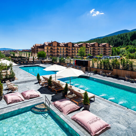 premier-mountain-resort-bansko-external-pools