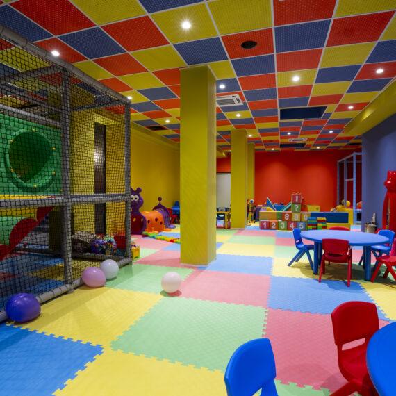 premier-mountain-resort-bansko-playground