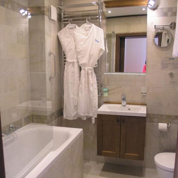 seven-pools-spa-boutique-hotel-bansko-bathroom1