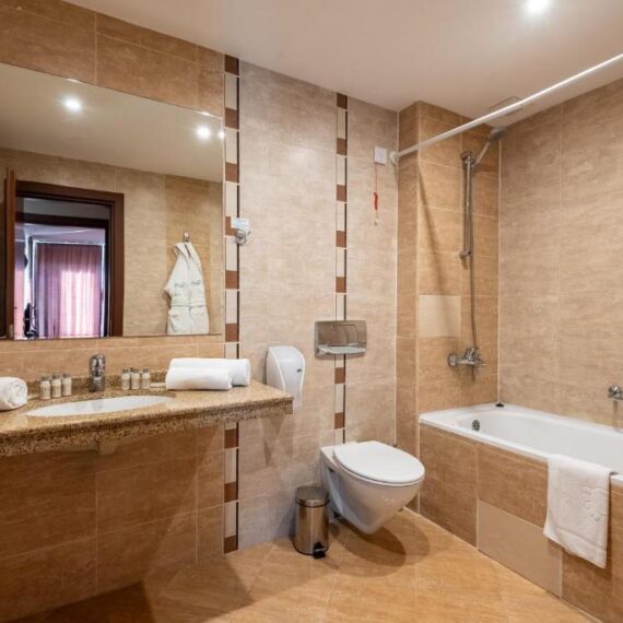 terra-complex-bansko-bathroom3